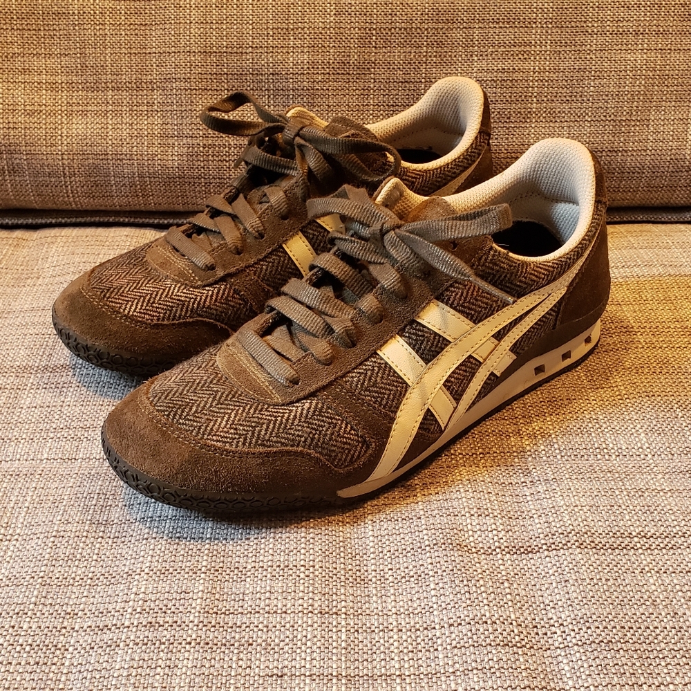 Onitsuka Tiger Sneakers Size 9 (Euro 40)